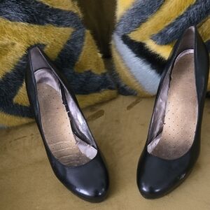 Nine West Elegant Black Pumps